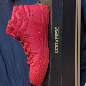 Men's  red converse shoes size 10 never been worn, box still in good shape.